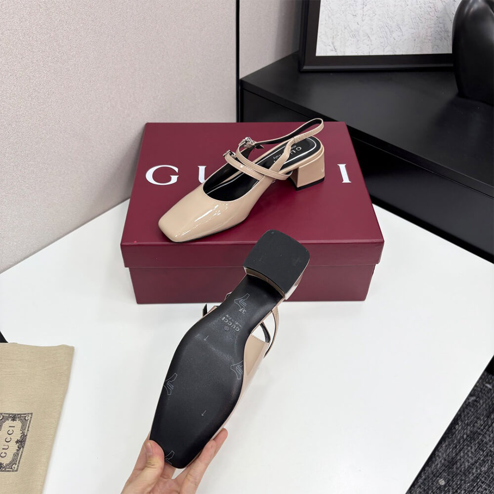 Gucci Women s pump with Double G